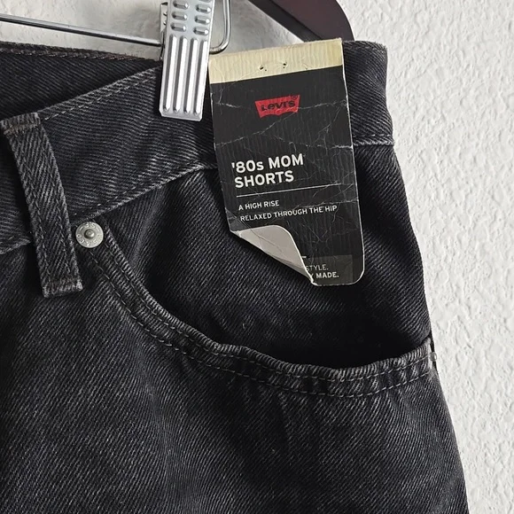 Levi's 80's Mom Shorts Black Denim Rolled Hem Shorts - Picture 4 of 8